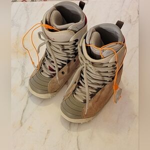 Burton Tan and Olive Winter Boots